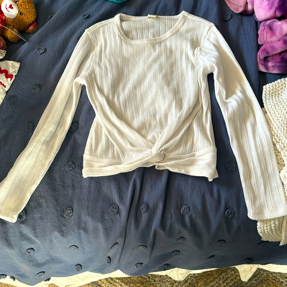 Cropped long sleeve white shirt
